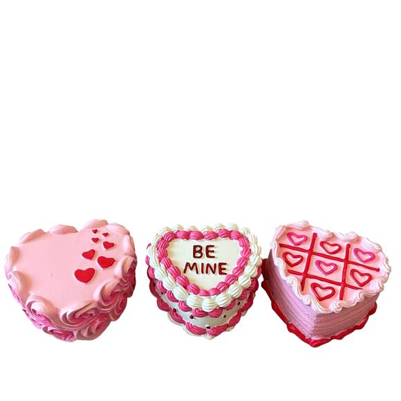 VIRAL Sweet Treats Pink Mini Cakes Set of 3 Valentine's Day Holiday Decor New - Picture 2 of 16